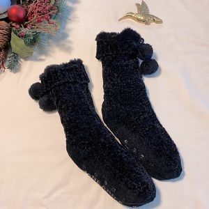 Jane And Bleecker Fun & Cozy Black Comfy Slipper Socks with Pom Pom’s